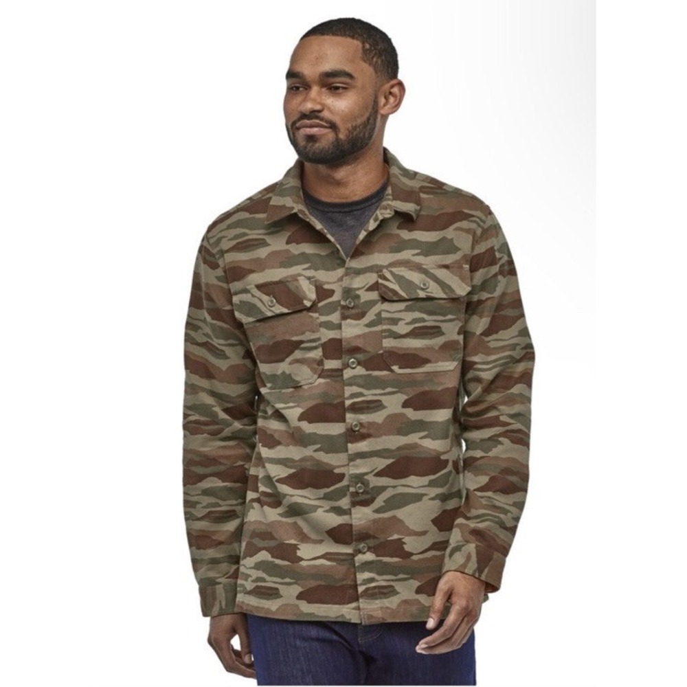 Patagonia Fjord Flannel Camo Shirt Mens Cotton Button Down Green Brown Size M
